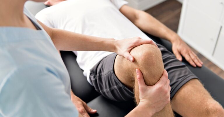 تفاوت روش های درمانی آرتروسکوپی مینیسککتومی جزئی با فیزیوتراپی