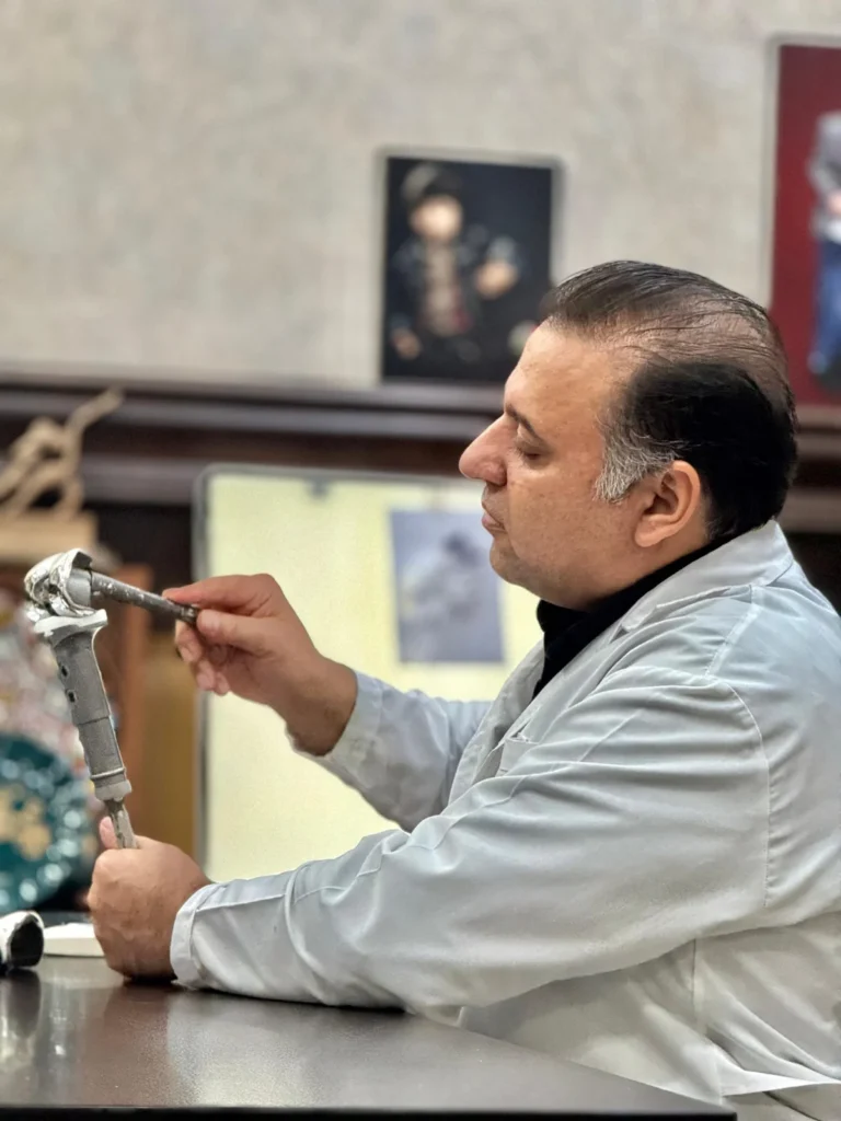 تصویر ارسالی پزشک در مطب با مدل مفصل